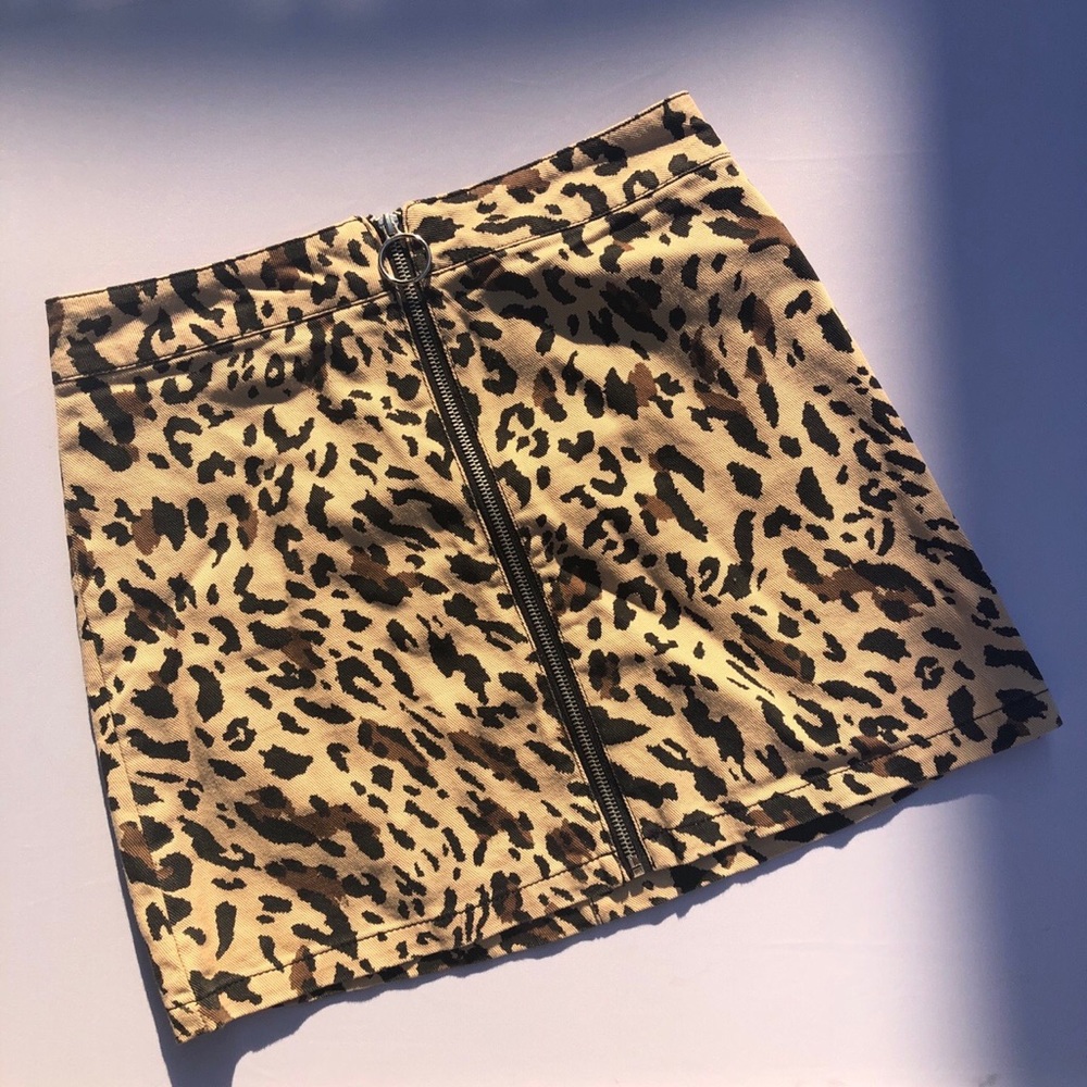 Cheetah print skirt from Forever 21! 🐆